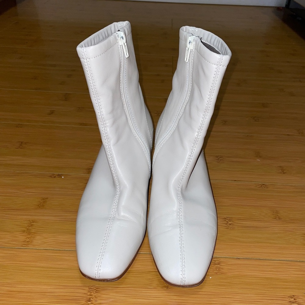 Fleeced ankle boots